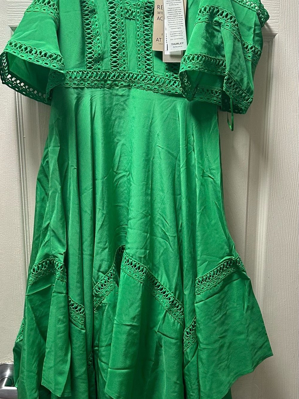 Thurley Bright Green Crochet-Trim Flutter Dress size 4  NWT  short sleeve 💯 silk